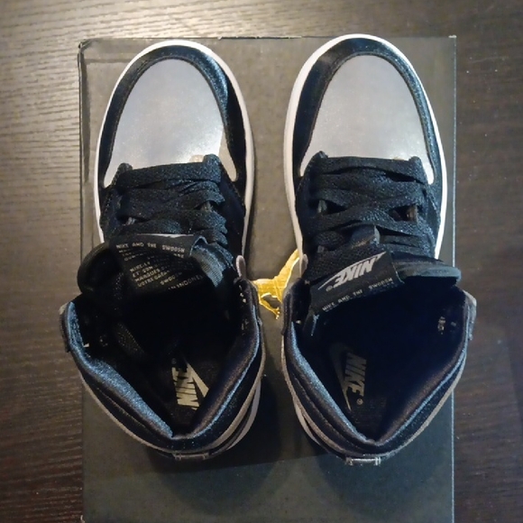 Nike Jordan 1 Retro High OG Satin Shadow Kids 11c NWBOX - Picture 6 of 10